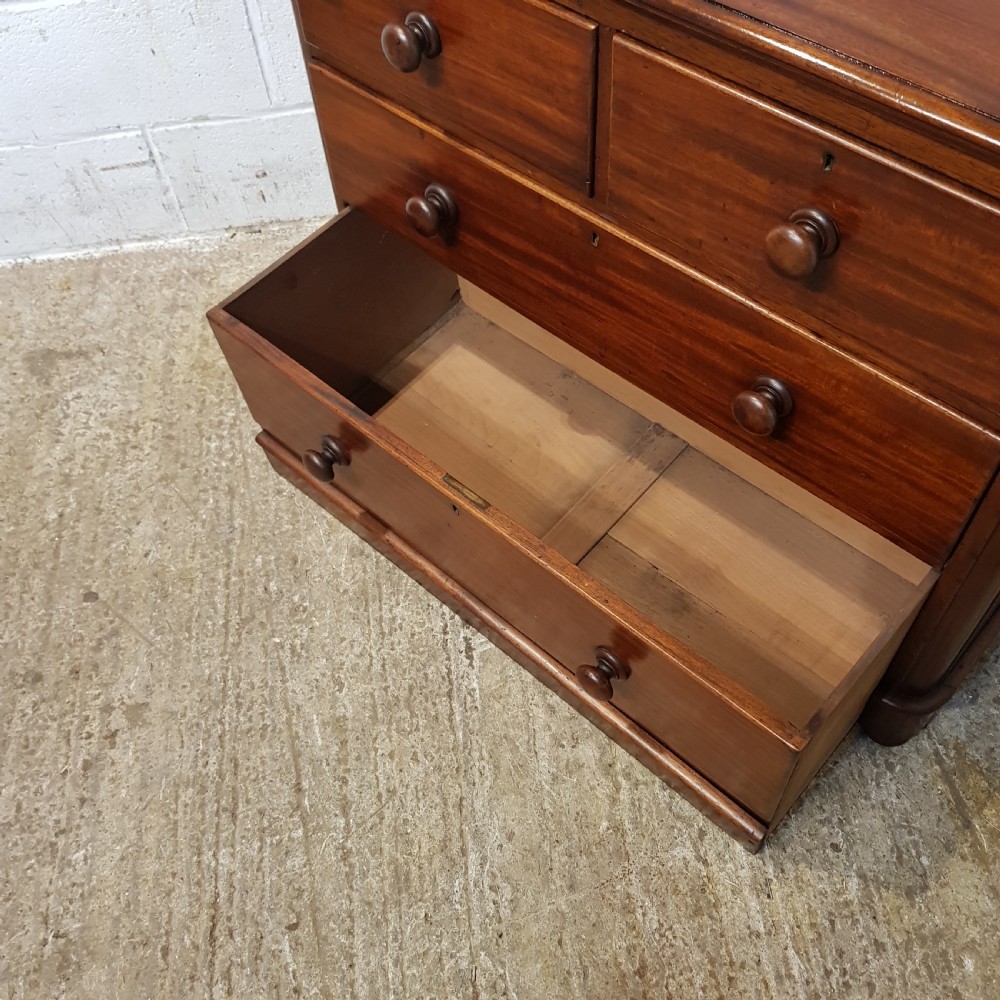 AN ANTIQUE VICTORIAN THREE HEIGHT CHEST OF DRAWERS C1880 View II