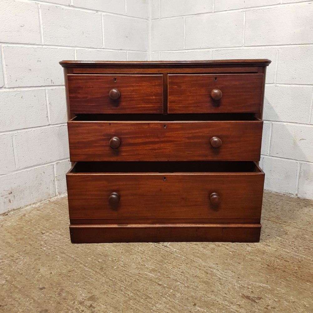 AN ANTIQUE VICTORIAN THREE HEIGHT CHEST OF DRAWERS C1880 View V