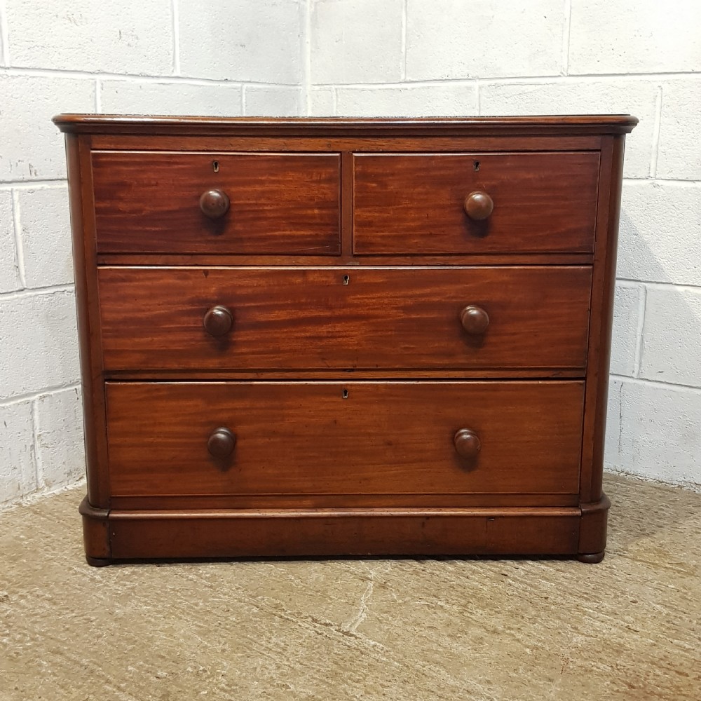 AN ANTIQUE VICTORIAN THREE HEIGHT CHEST OF DRAWERS C1880 View VII