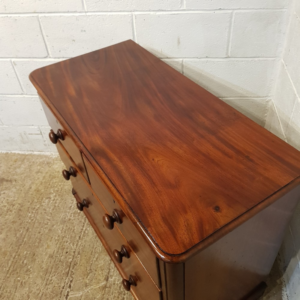 AN ANTIQUE VICTORIAN THREE HEIGHT CHEST OF DRAWERS C1880 View VIII