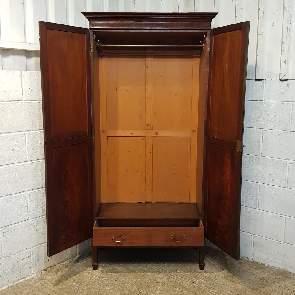 AN ANTIQUE REGENCY MAHOGANY SMALL WARDROBE C1810 View IV