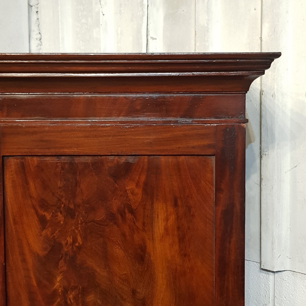AN ANTIQUE REGENCY MAHOGANY SMALL WARDROBE C1810 View V