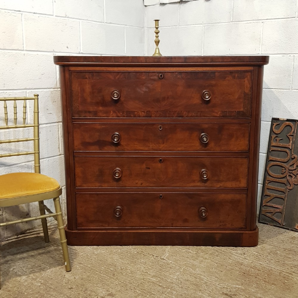 AN ANTIQUE VICTORIAN MAHOGANY 4 HEIGHT LARGE CHEST OF DRAWERS C1880