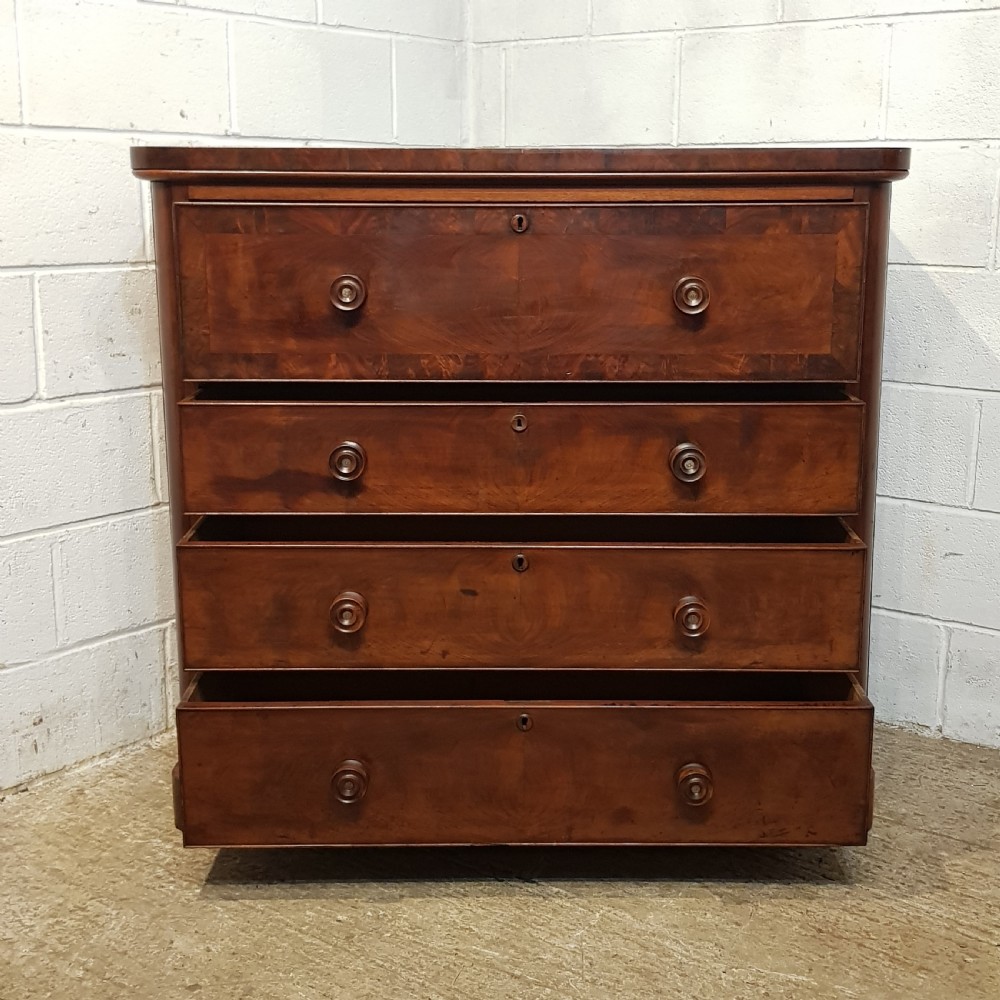 AN ANTIQUE VICTORIAN MAHOGANY 4 HEIGHT LARGE CHEST OF DRAWERS C1880 View X