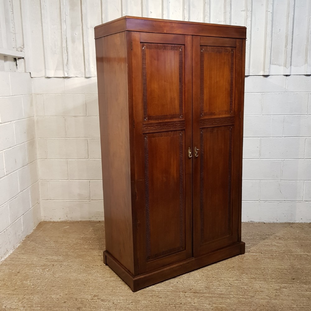 AN ANTIQUE EDWARDIAN MAHOGANY DOUBLE WARDROBE C1900 View IV