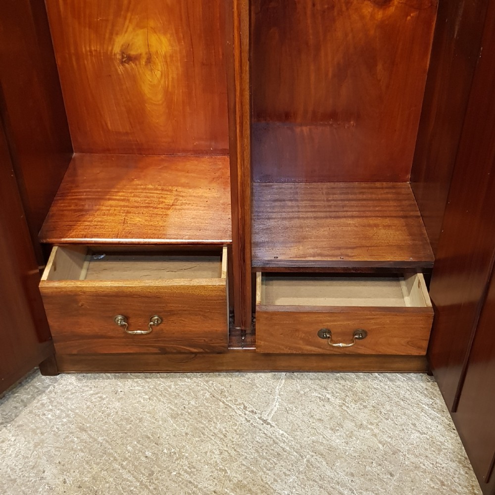 AN ANTIQUE EDWARDIAN MAHOGANY DOUBLE WARDROBE C1900 View VII