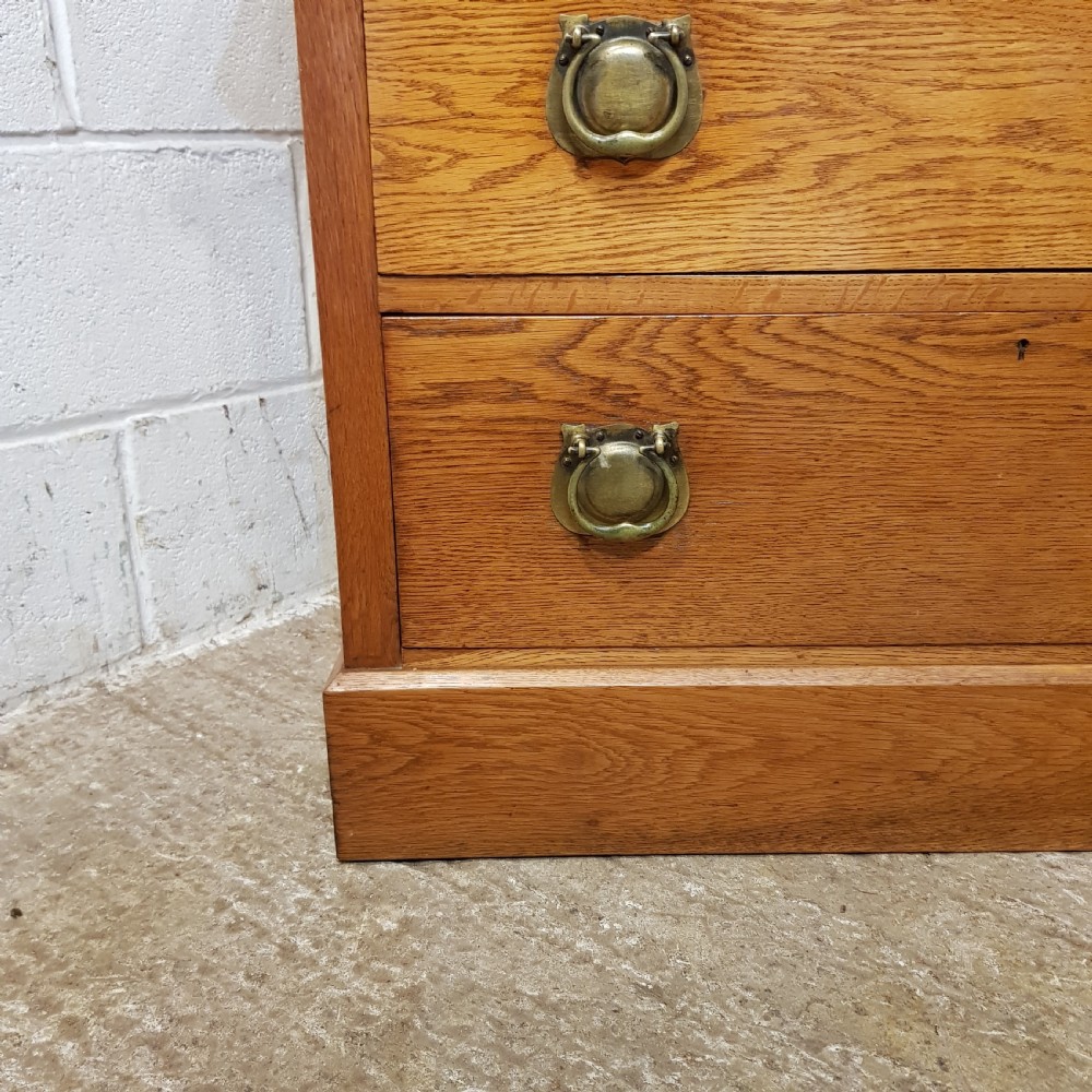 AN ANTIQUE EDWARDIAN OAK ARTS AND CRAFTS DRESSING CHEST C1910 View VI