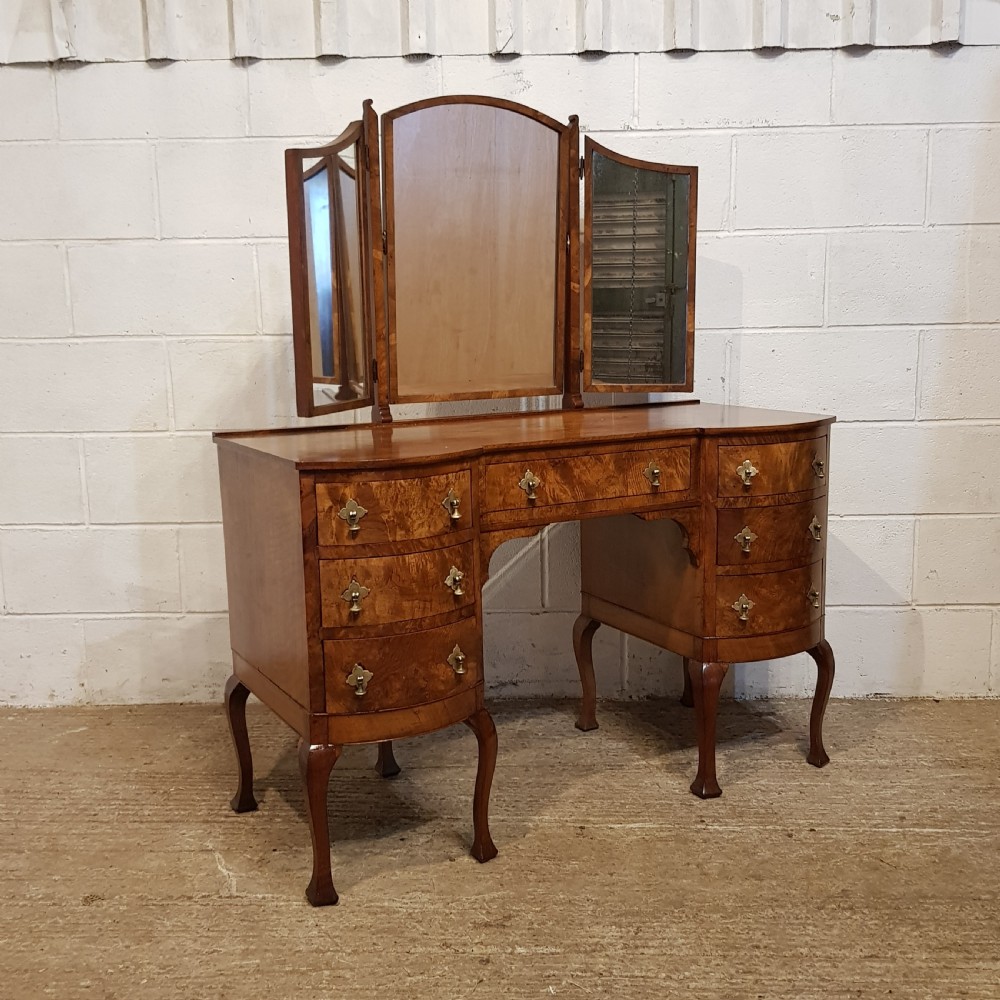 AN ANTIQUE BURR WALNUT DRESSING TABLE C1920 View VII