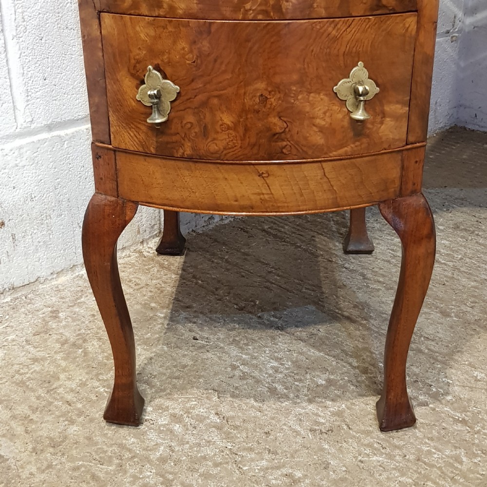 AN ANTIQUE BURR WALNUT DRESSING TABLE C1920 View VIII