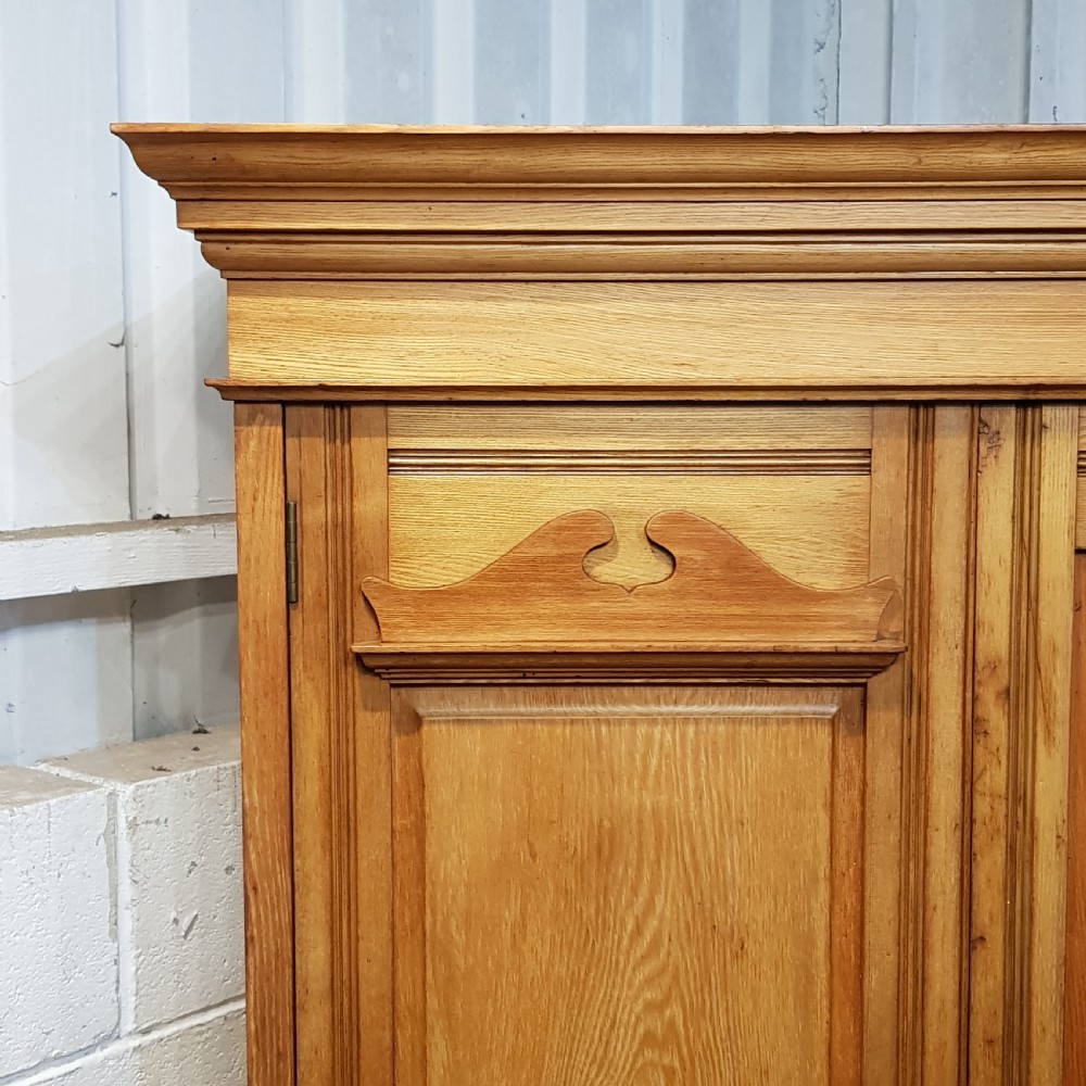 AN ANTIQUE EDWARDIAN ASH DOUBLE WARDROBE C1900 View IV