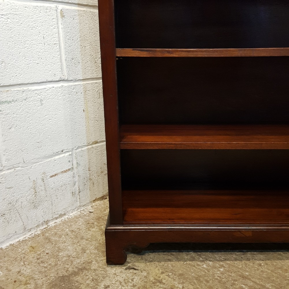 AN ANTIQUE EDWARDIAN MAHOGANY OPEN BOOKCASE C1900 View II
