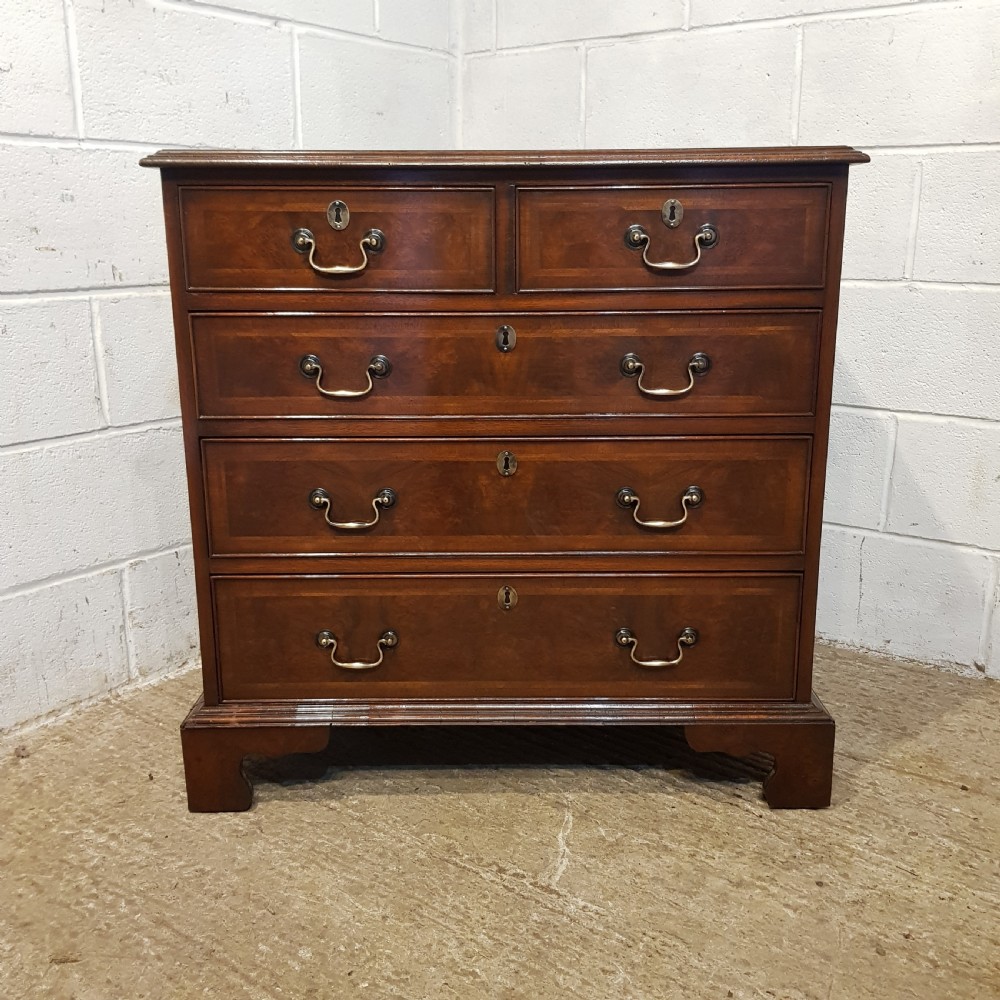 AN ANTIQUE PAIR OF 1920's FOUR HEIGHT BURR WALNUT CHEST OF DRAWERS View II