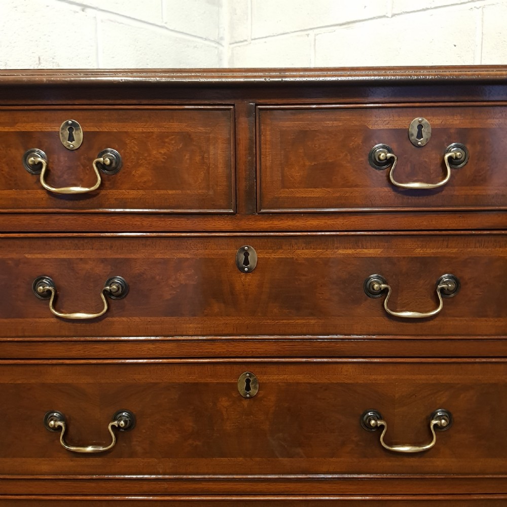 AN ANTIQUE PAIR OF 1920's FOUR HEIGHT BURR WALNUT CHEST OF DRAWERS View VII
