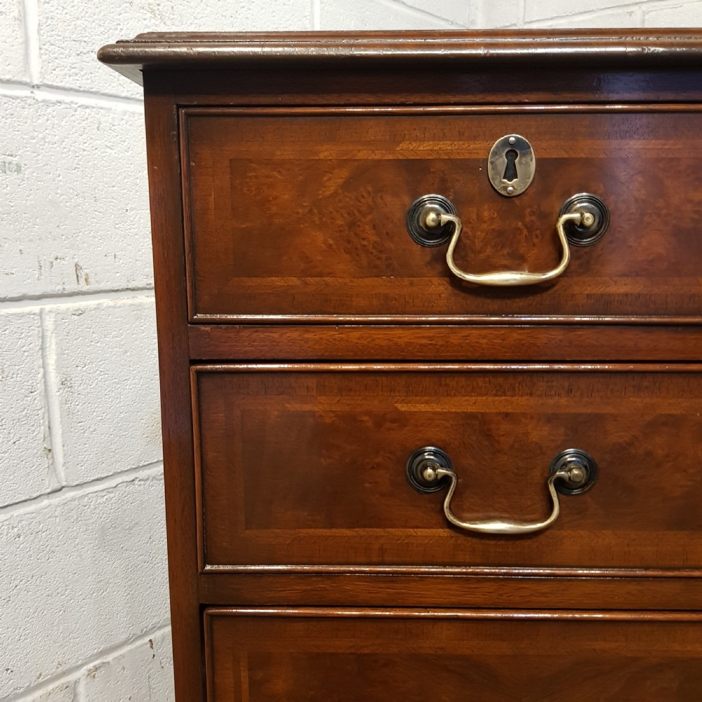 AN ANTIQUE PAIR OF 1920's FOUR HEIGHT BURR WALNUT CHEST OF DRAWERS View IX