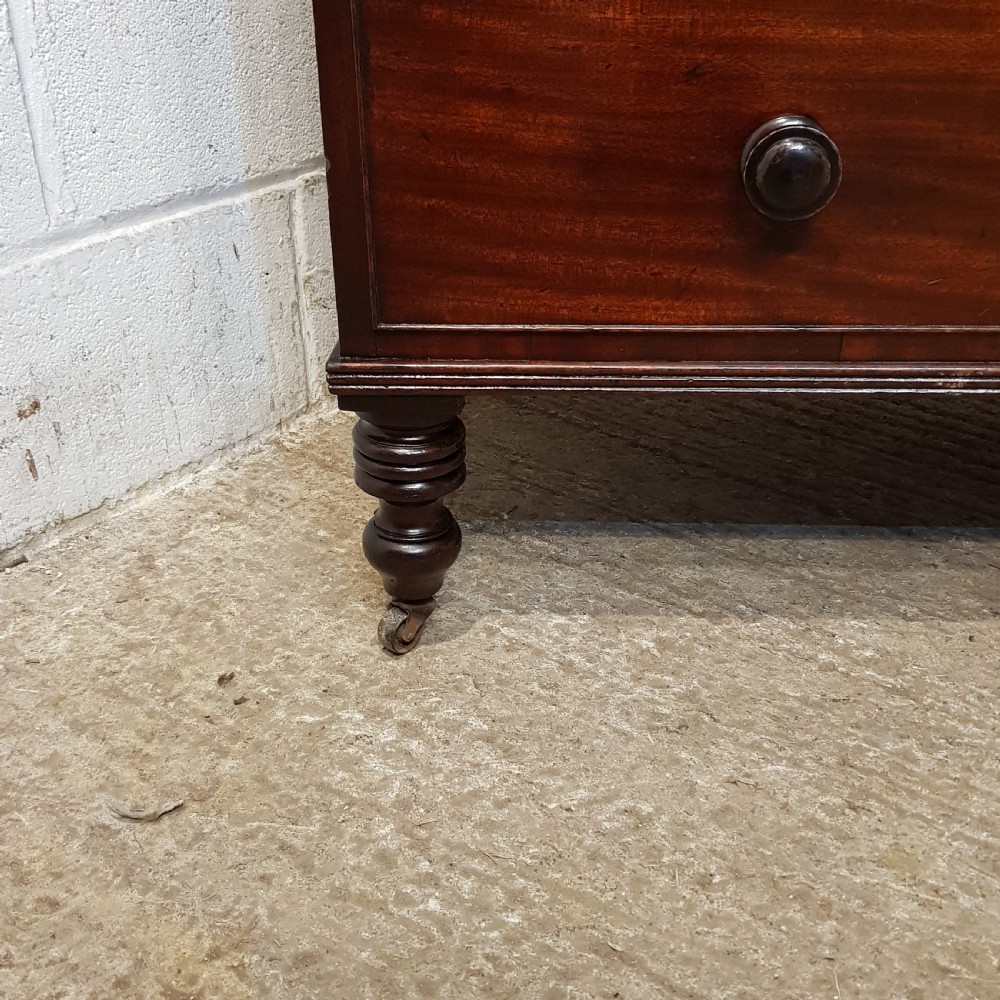 AN ANTIQUE EARLY VICTORIAN FOUR HEIGHT CHEST OF DRAWERS C1840 View VI