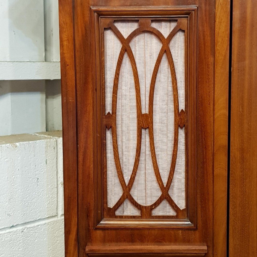 AN ANTIQUE EDWARDIAN MAHOGANY SINGLE WARDROBE C1900 View IV