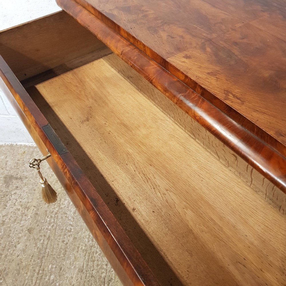 AN ANTIQUE VICTORIAN MAHOGANY BIEDERMERE FOUR HEIGHT CHEST OF DRAWERS C1880 View IV