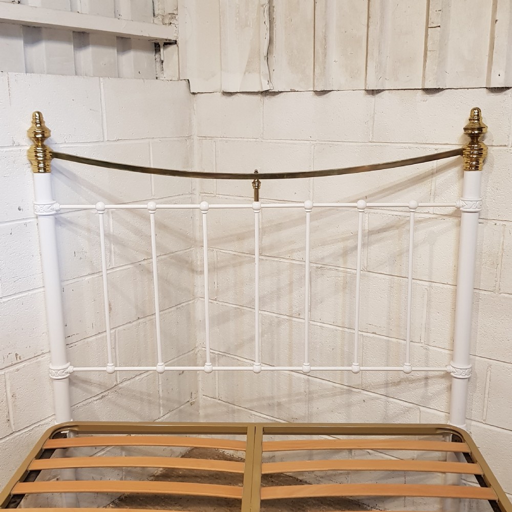 AN ANTIQUE VICTORIAN BRASS AND IRON DOUBLE BEDSTEAD C1880 View IV