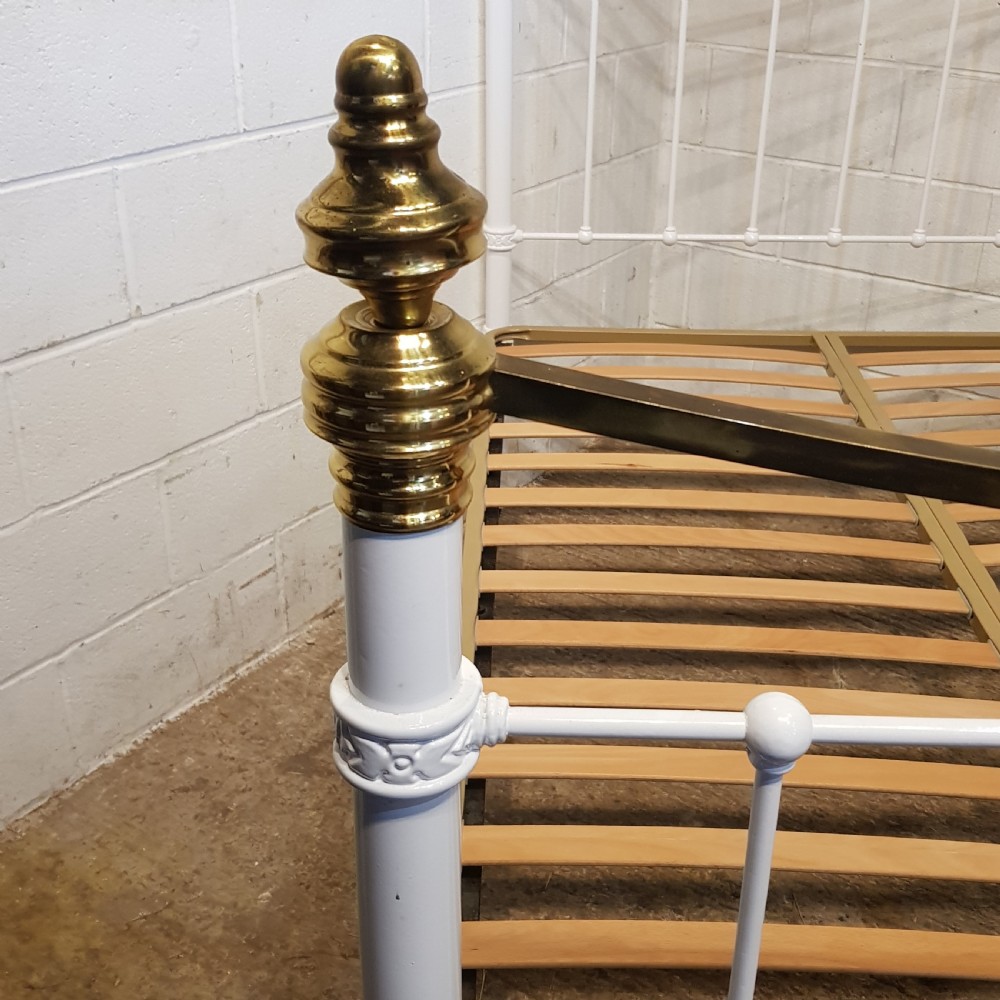 AN ANTIQUE VICTORIAN BRASS AND IRON DOUBLE BEDSTEAD C1880 View V