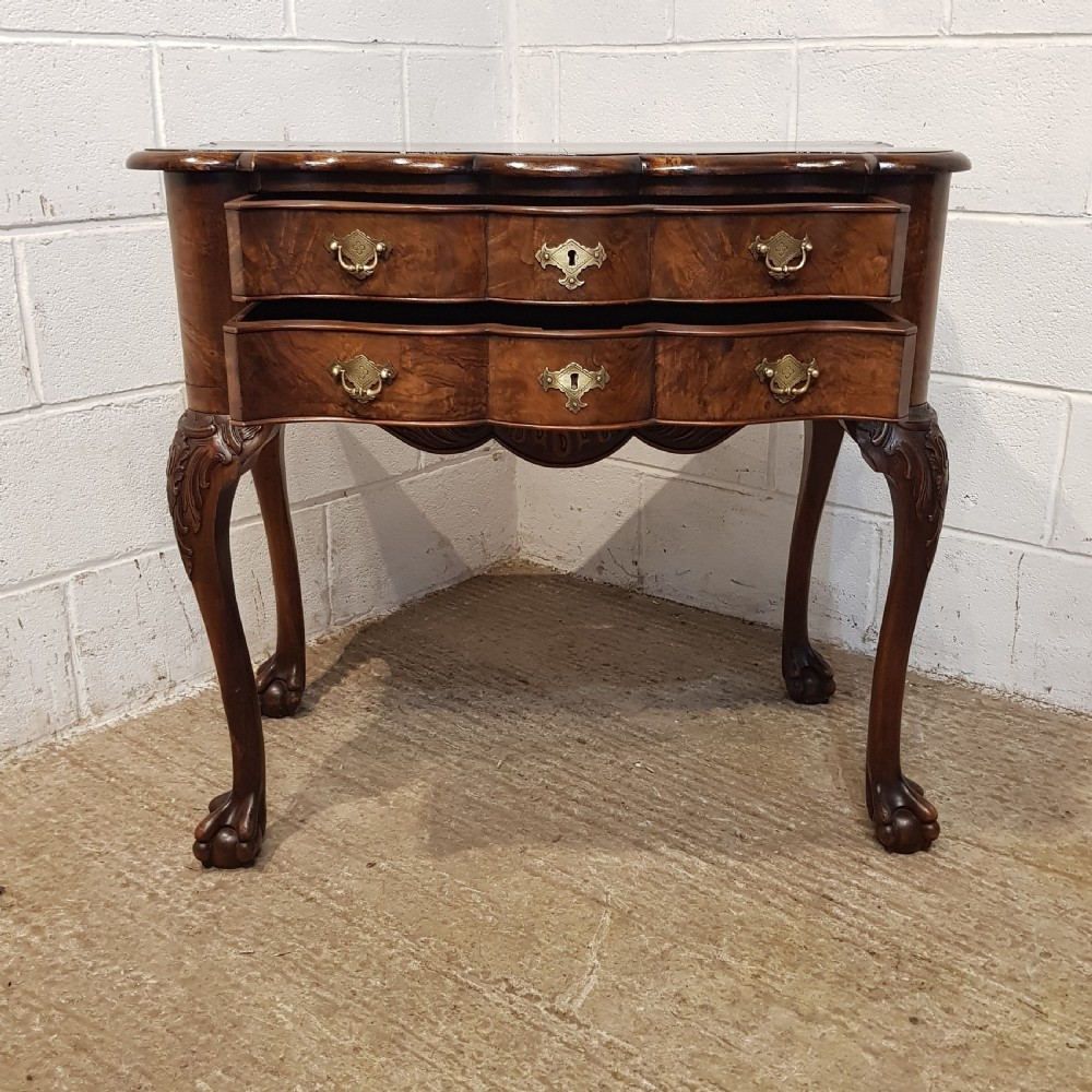 AN ANTIQUE SERPENTINE SHAPED BURR WALNUT SIDE TABLE C1920 View XIII
