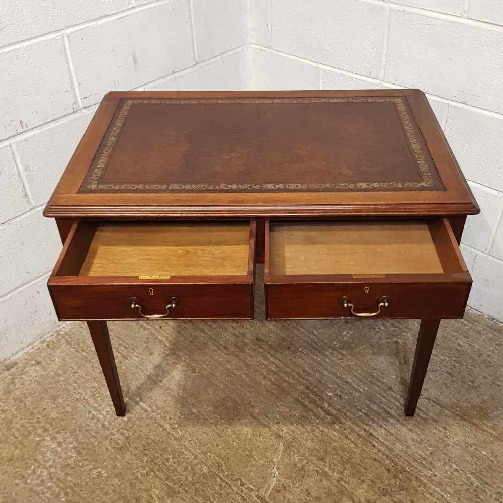AN ANTIQUE EDWARDIAN MAHOGANY WRITING TABLE C1910 View II