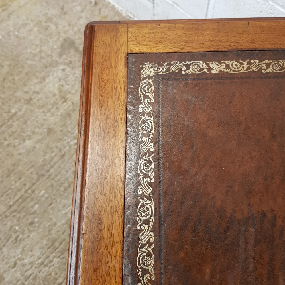 AN ANTIQUE EDWARDIAN MAHOGANY WRITING TABLE C1910 View VI