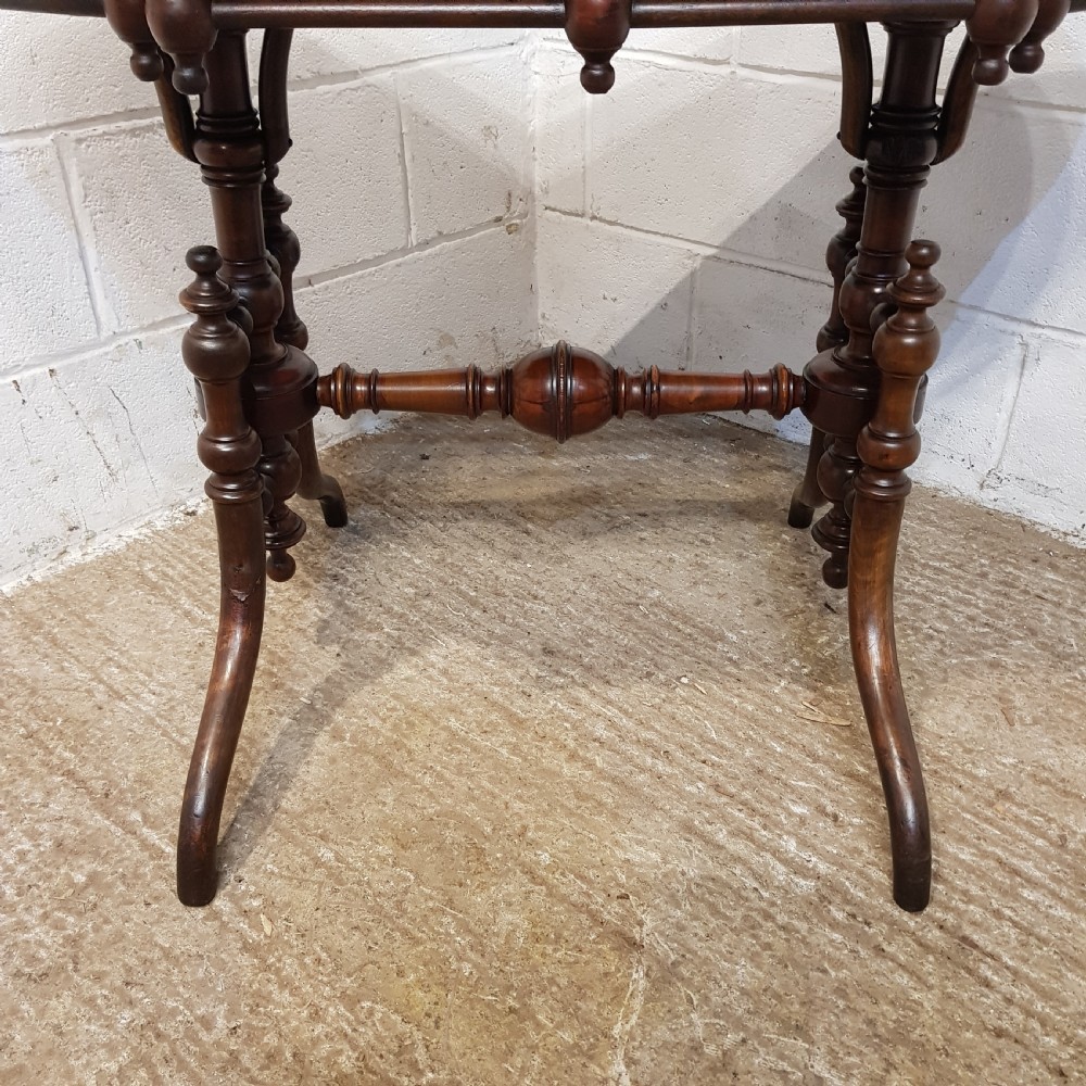 AN ANTIQUE LATE VICTORIAN WALNUT OCCASIONAL TABLE C1890 View III