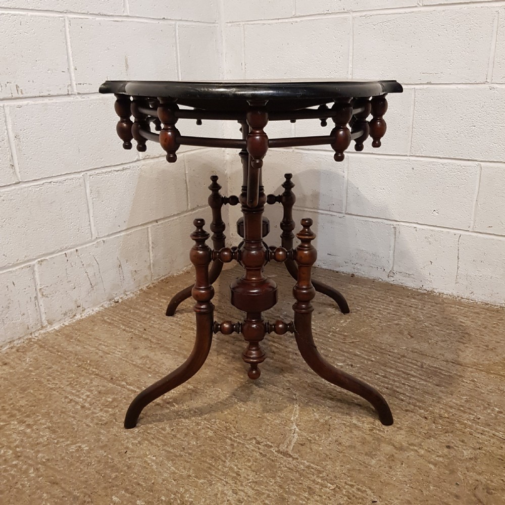 AN ANTIQUE LATE VICTORIAN WALNUT OCCASIONAL TABLE C1890 View VI