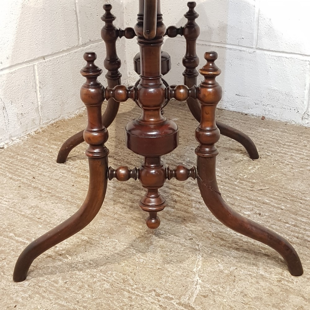 AN ANTIQUE LATE VICTORIAN WALNUT OCCASIONAL TABLE C1890 View VII