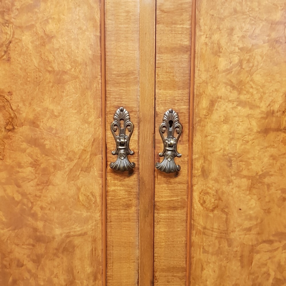 AN ANTIQUE BURR WALNUT DOUBLE WARDROBE C1920 View VI