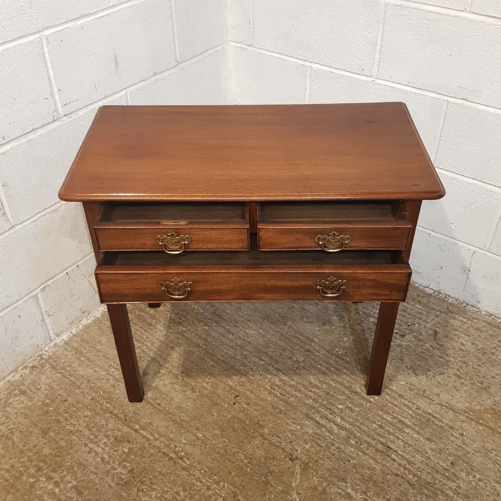 AN ANTIQUE GEORGE 3rd MAHOGANY LOWBOY C1790 View VI