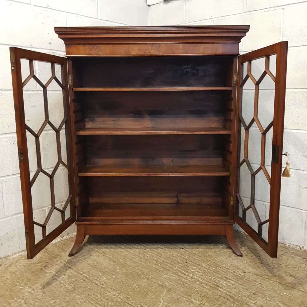 AN ANTIQUE REGENCY MAHOGANY ASTRICAL GLAZED BOOKCASE C1810 View III