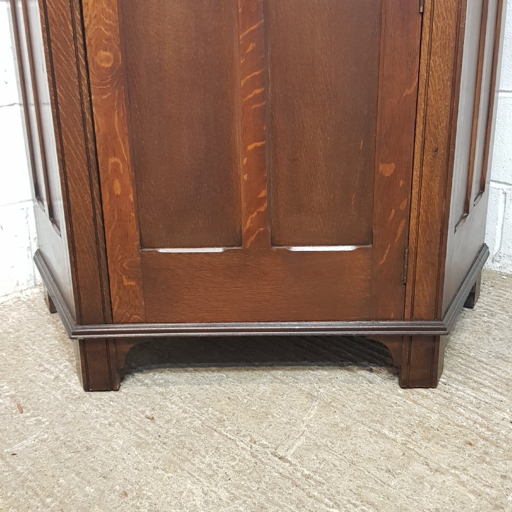 AN ANTIQUE OAK HALL WARDROBE C1920 View V