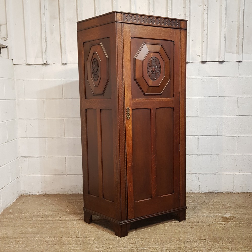 AN ANTIQUE OAK HALL WARDROBE C1920 View VI