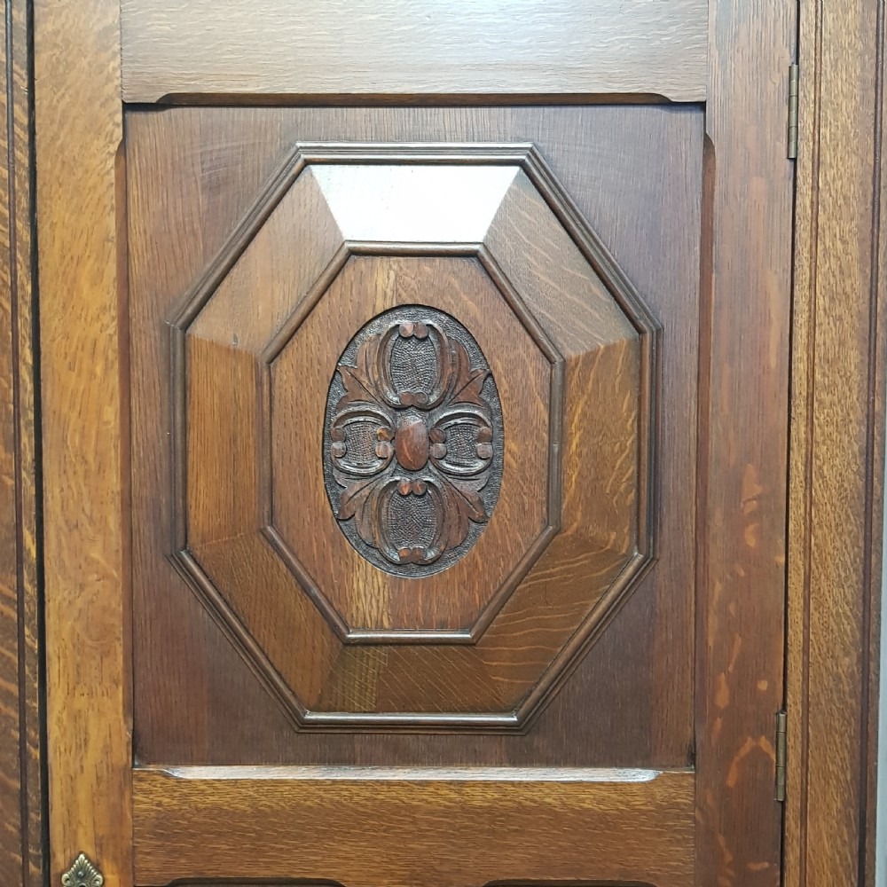 AN ANTIQUE OAK HALL WARDROBE C1920 View VII