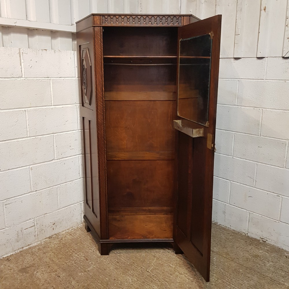 AN ANTIQUE OAK HALL WARDROBE C1920 View VIII