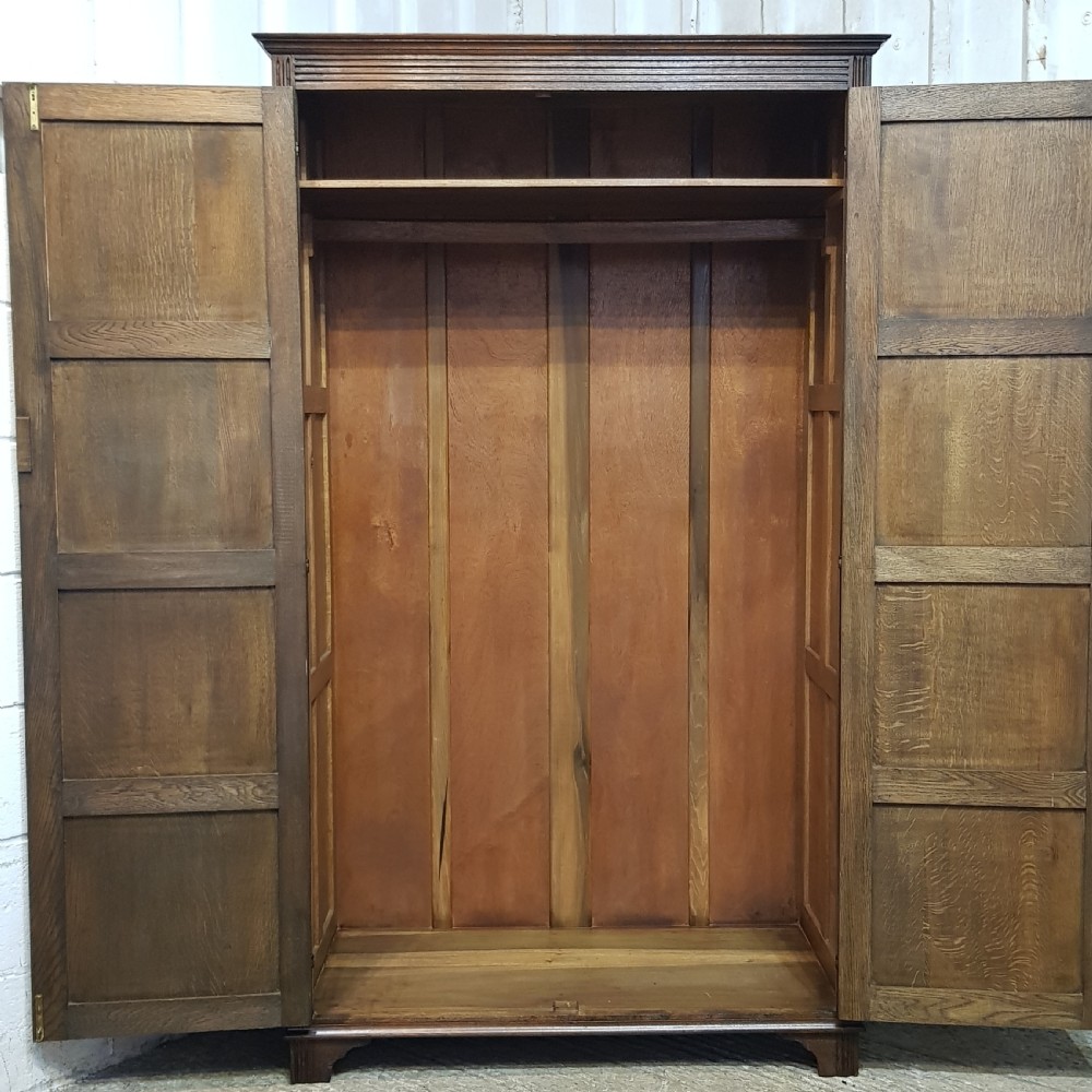 AN ANTIQUE DOUBLE OAK WARDROBE C1920 View IV