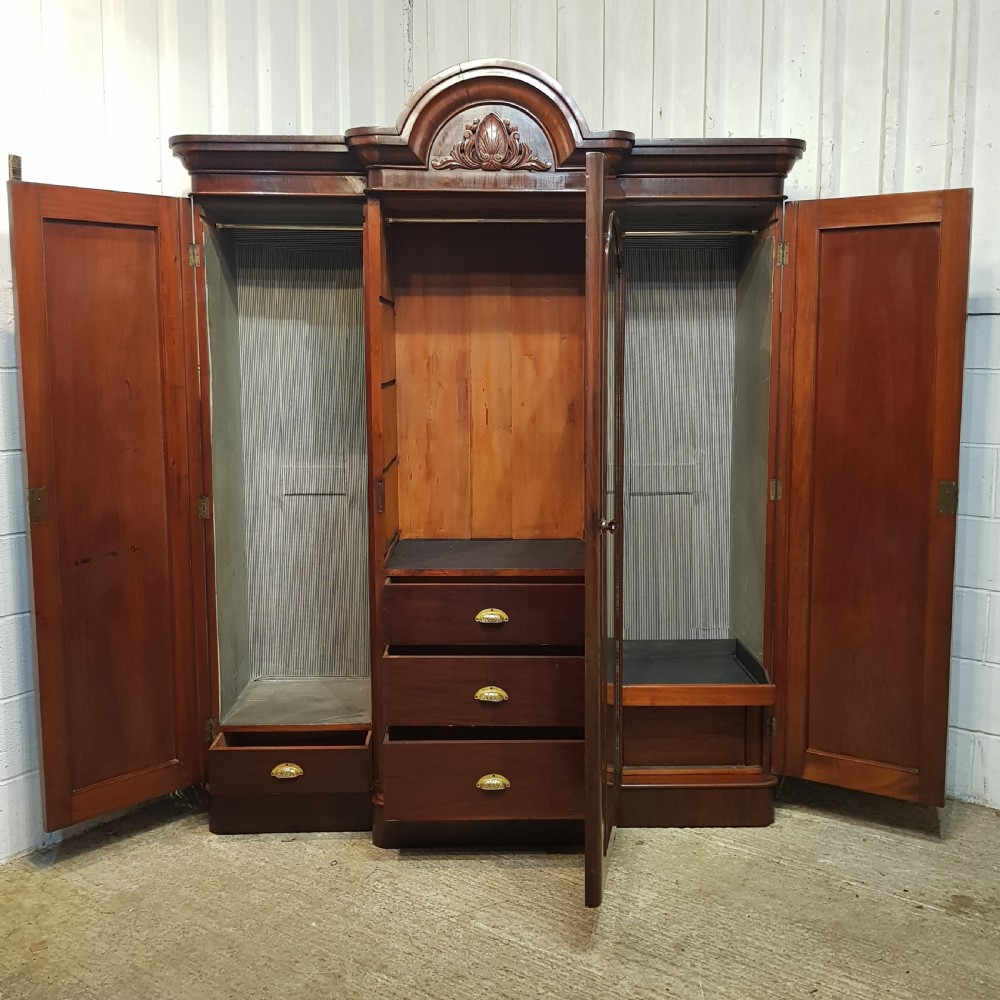 AN ANTIQUE VICTORIAN MAHOGANY BREAKFRONT TRIPLE WARDROBE C1860 View VI