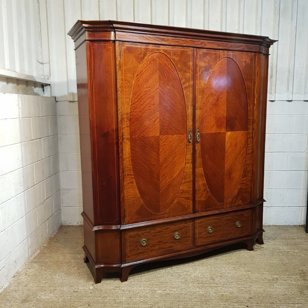 AN ANTIQUE LATE VICTORIAN DOUBLE WARDROBE C1900 View IX