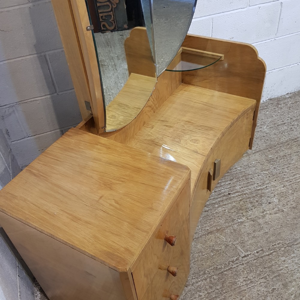 AN ART DECO WALNUT DRESSING TABLE C1920 View VII