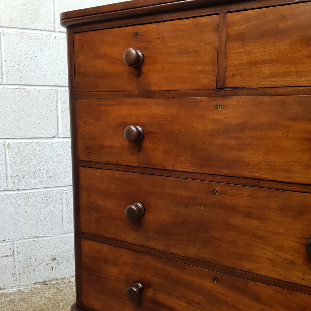 AN ANTIQUE VICTORIAN MAHOGANY FOUR HEIGHT CHEST OF DRAWERS C1880 View VII