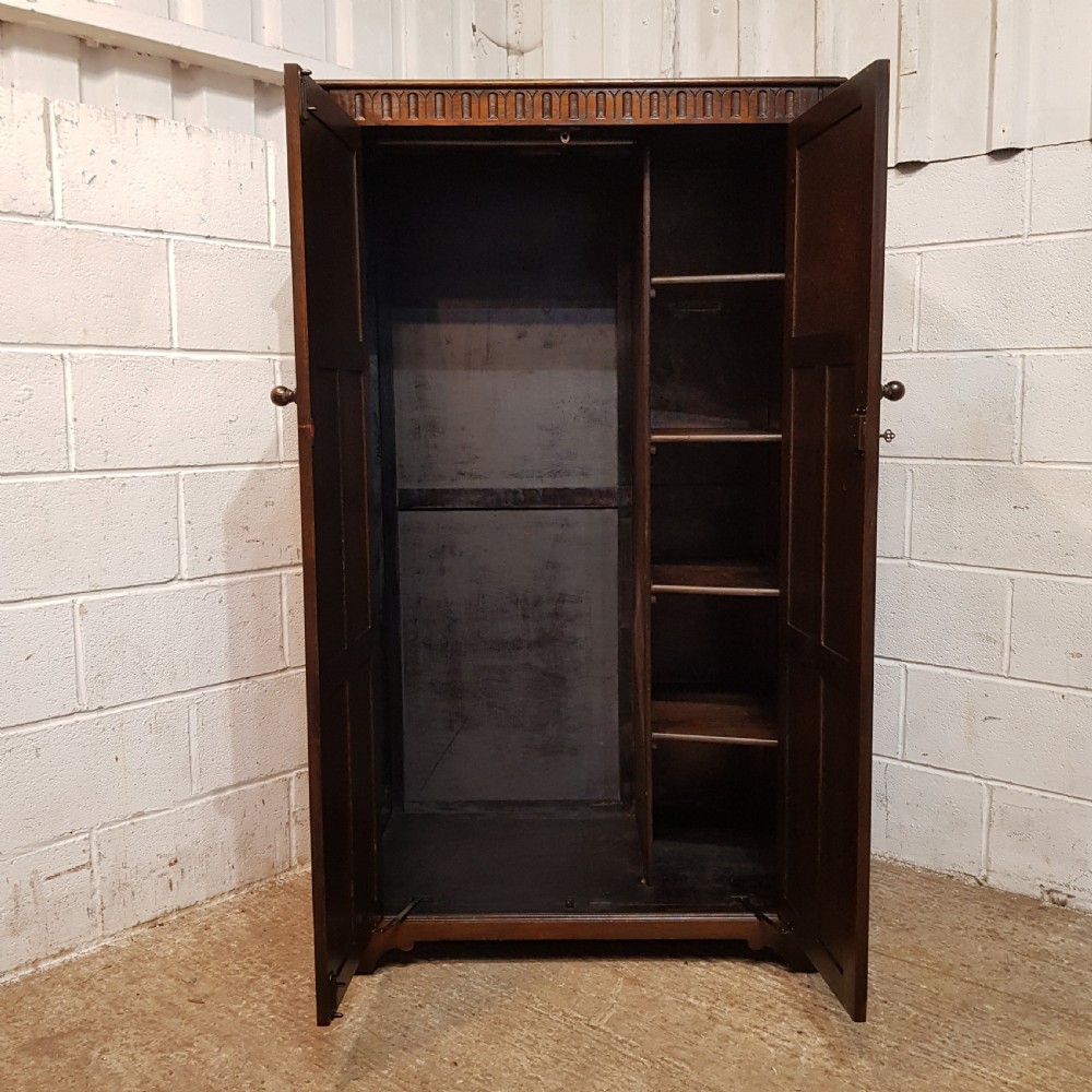 AN ANTIQUE SMALL OAK FITTED WARDROBE C1920 View VIII