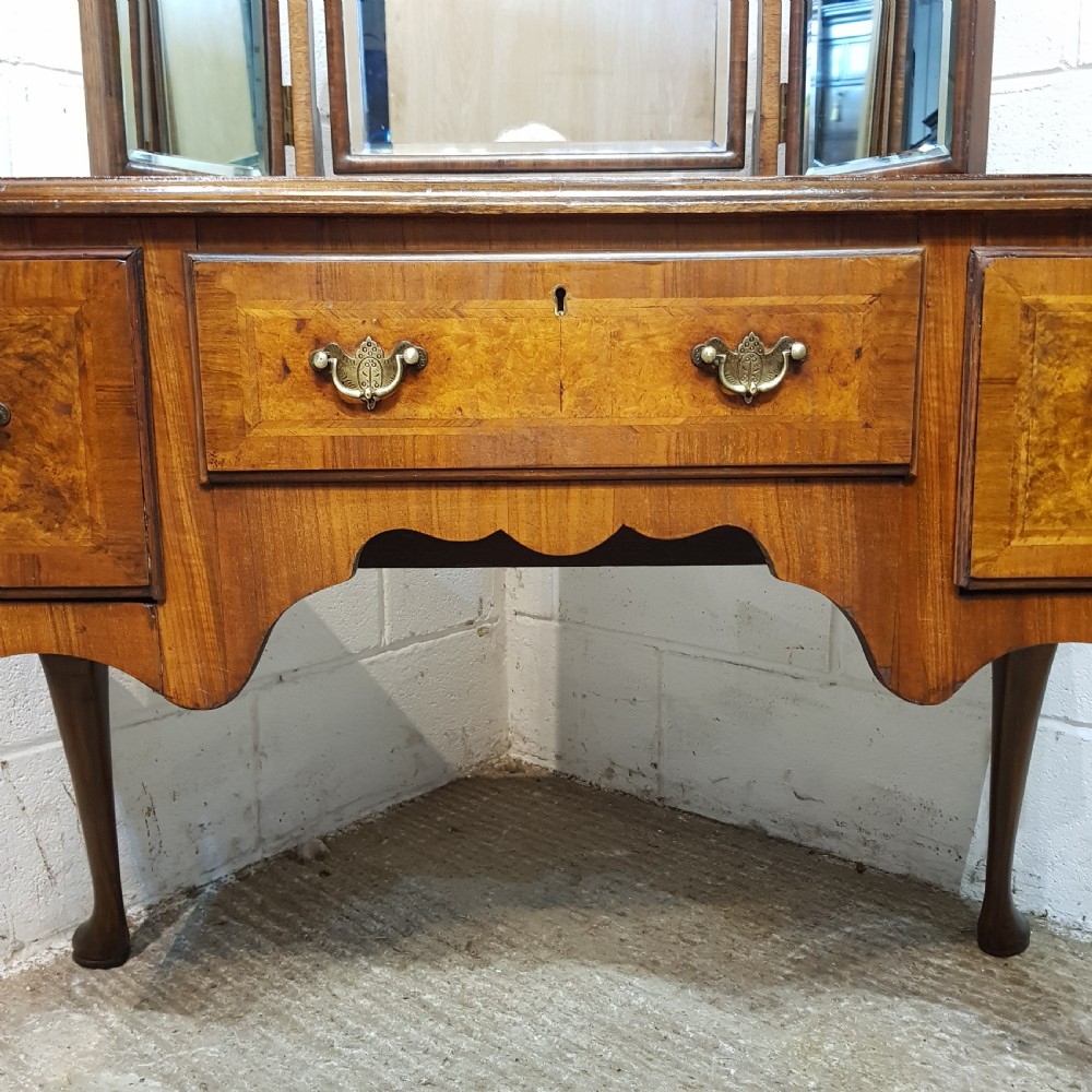AN ANTIQUE BURR WALNUT DRESSING TABLE C1920 View VII
