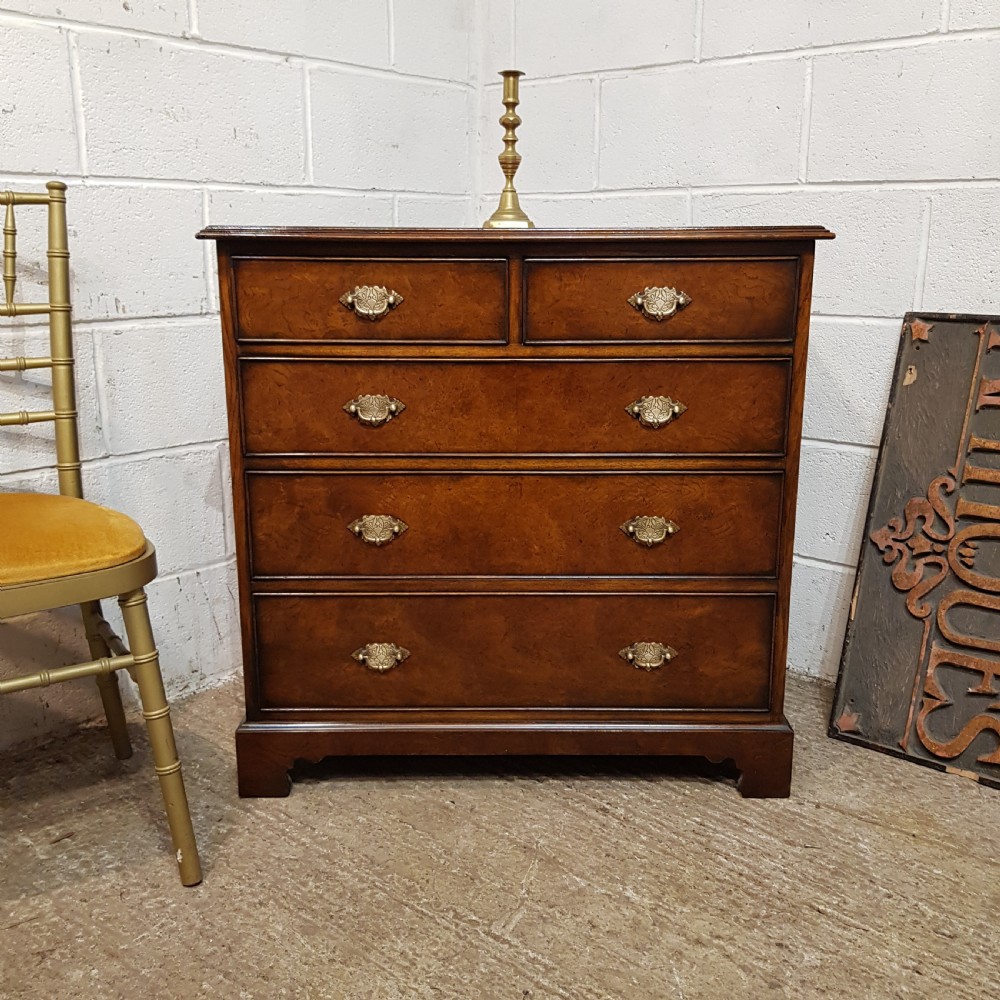 AN ANTIQUE 4 HEIGHT BURR WALNUT CHEST OF DRAWERS C1920