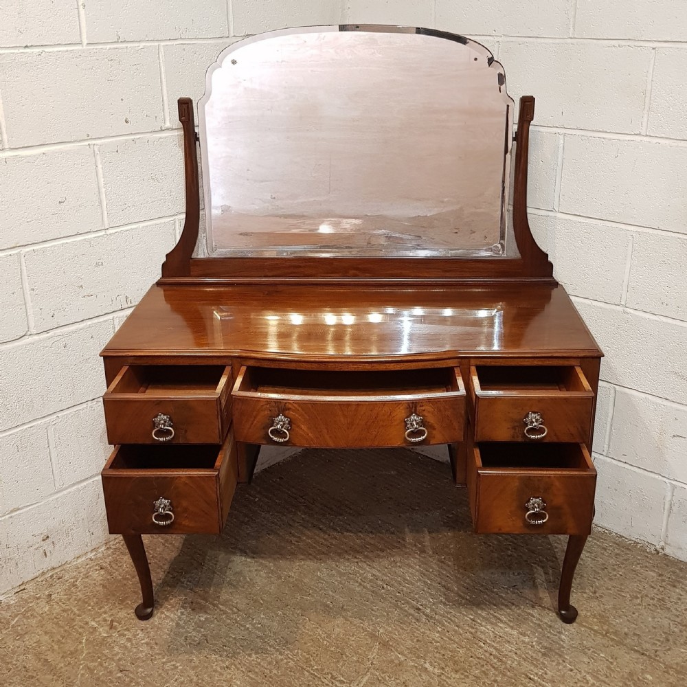 AN ANTIQUE MAHOGANY DRESSING TABLE C1920 View VIII