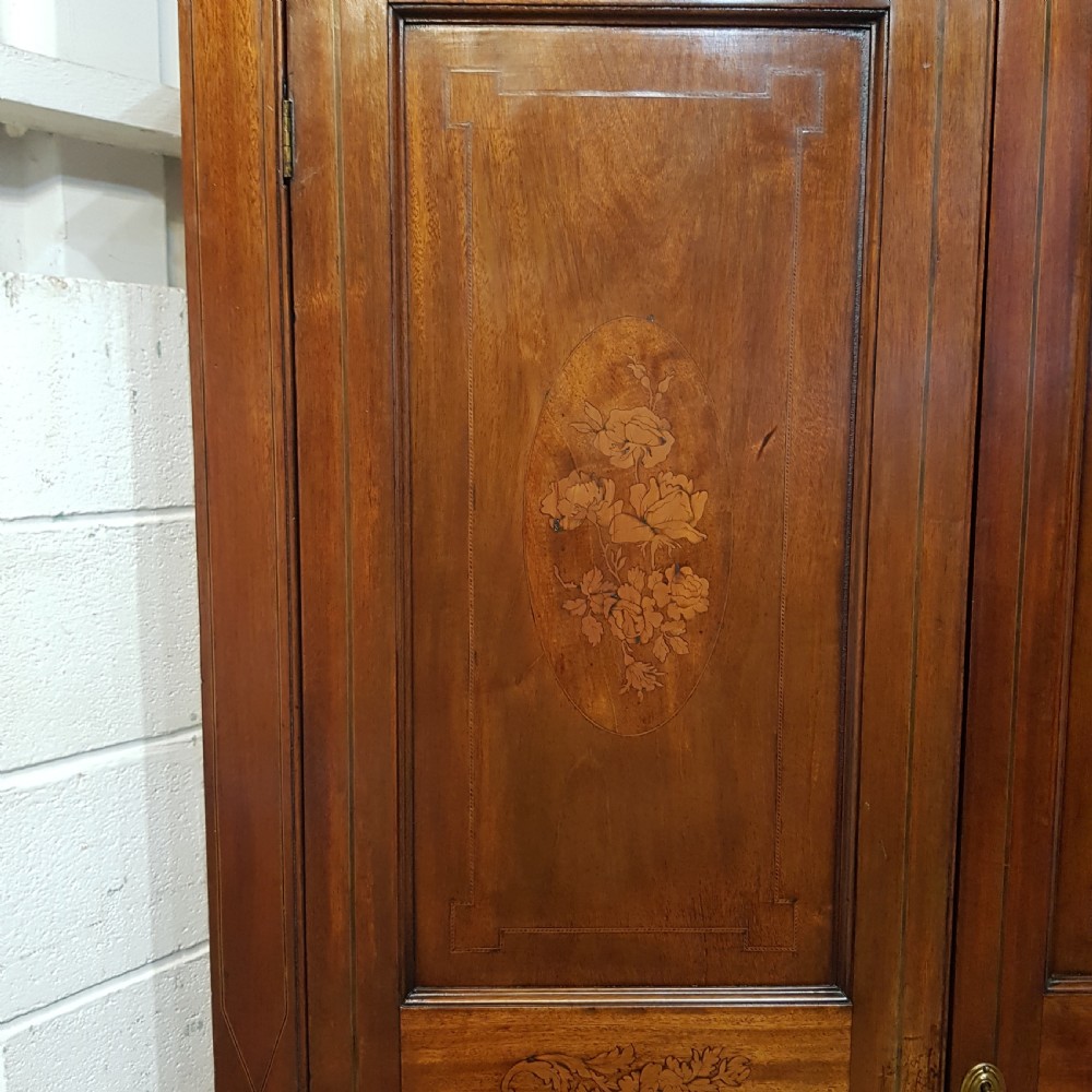 A GEORGE 3rd MAHOGANY DOUBLE WARDROBE C1800 View III