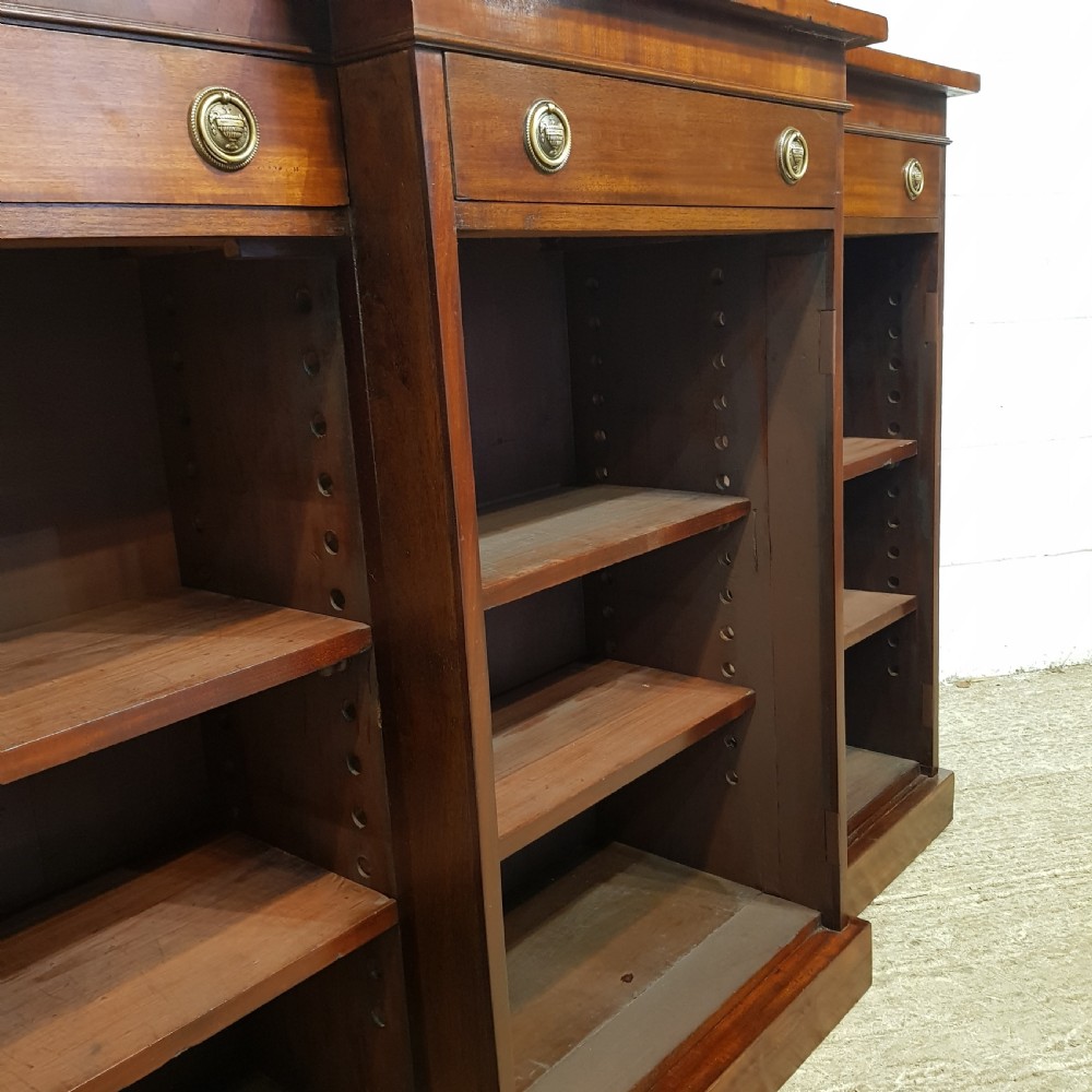 AN ANTIQUE EARLY VICTORIAN MAHOGANY BREAKFRONT OPEN BOOKCASE C1850 View IV