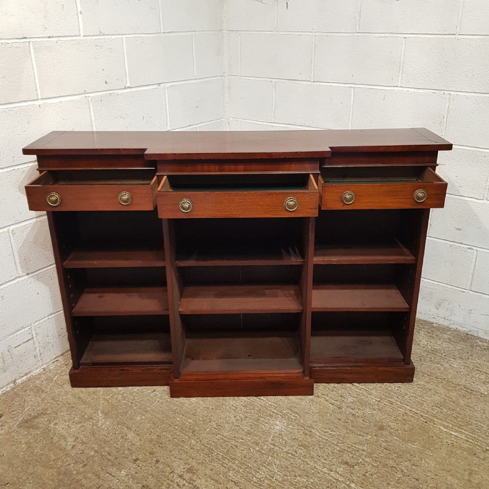 AN ANTIQUE EARLY VICTORIAN MAHOGANY BREAKFRONT OPEN BOOKCASE C1850 View VIII
