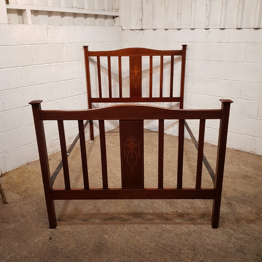 AN ANTIQUE EDWARDIAN MAHOGANY DOUBLE BED C1900