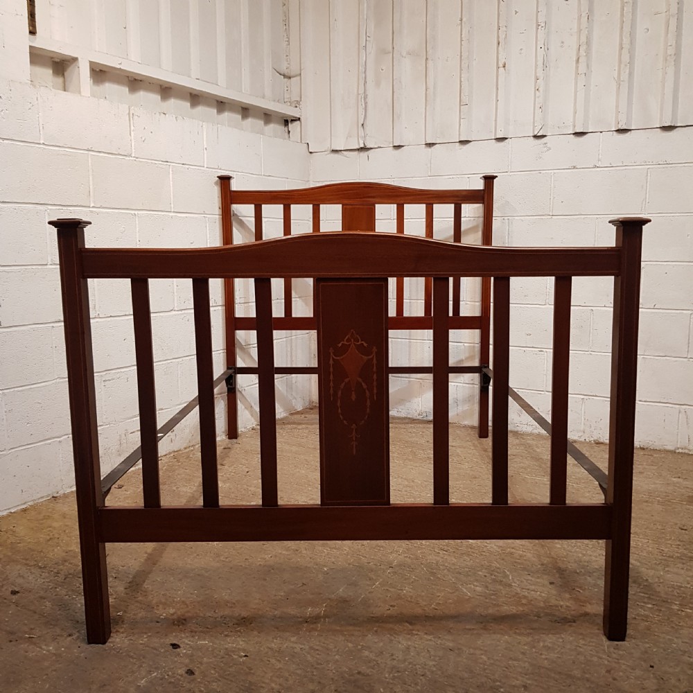 AN ANTIQUE EDWARDIAN MAHOGANY DOUBLE BED C1900 View II